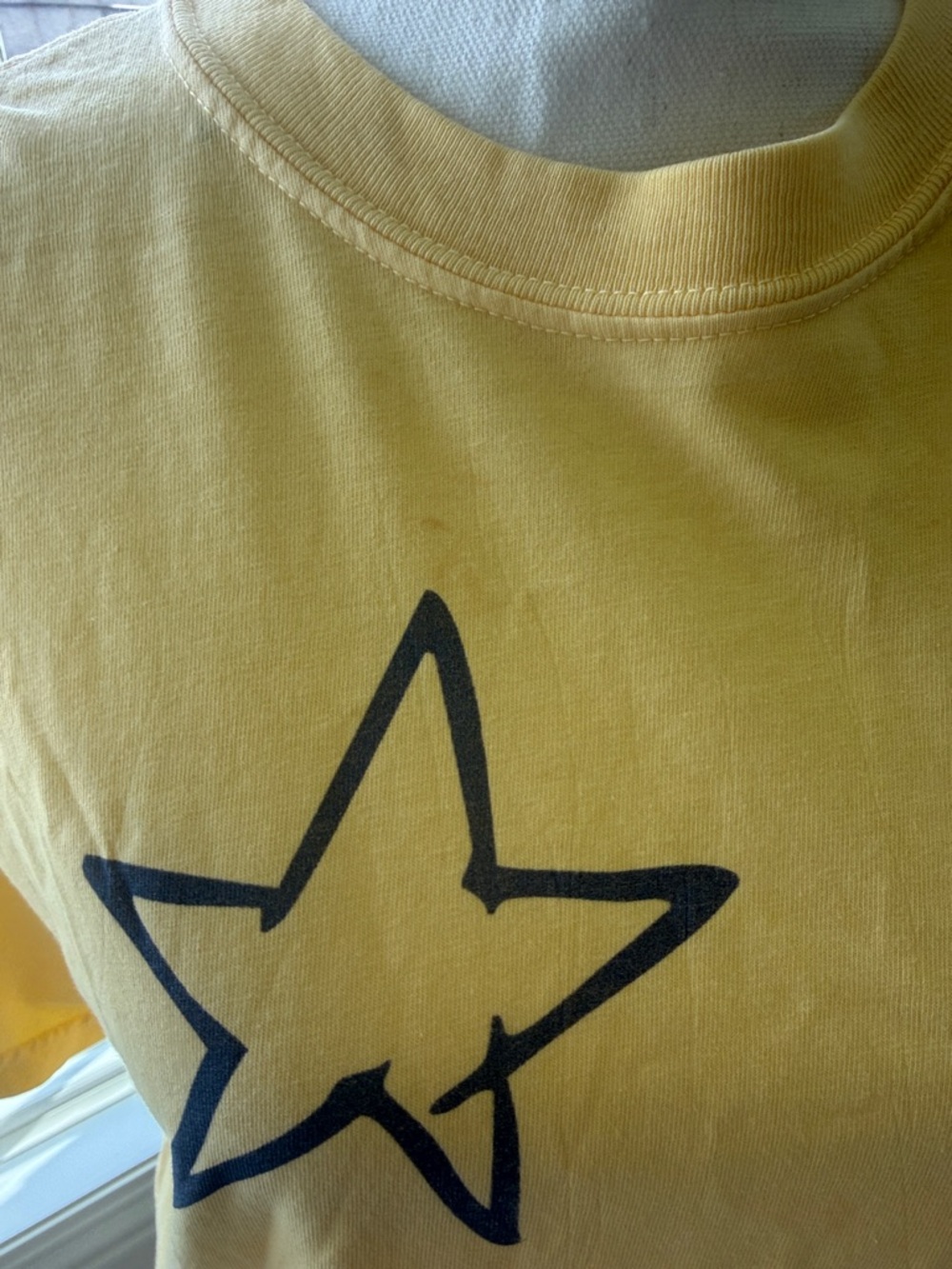 Women’s Yellow Star Graphic Tee - Picture 3 of 4